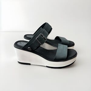 Timberland Women's Koralyn Size 9.5 Black Band Wedge Sandal